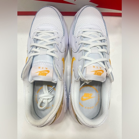 NEW Nike Air Max Excee Women’s Athletic Shoes White Yellow DX4352-100 Size 7 - Picture 3 of 9